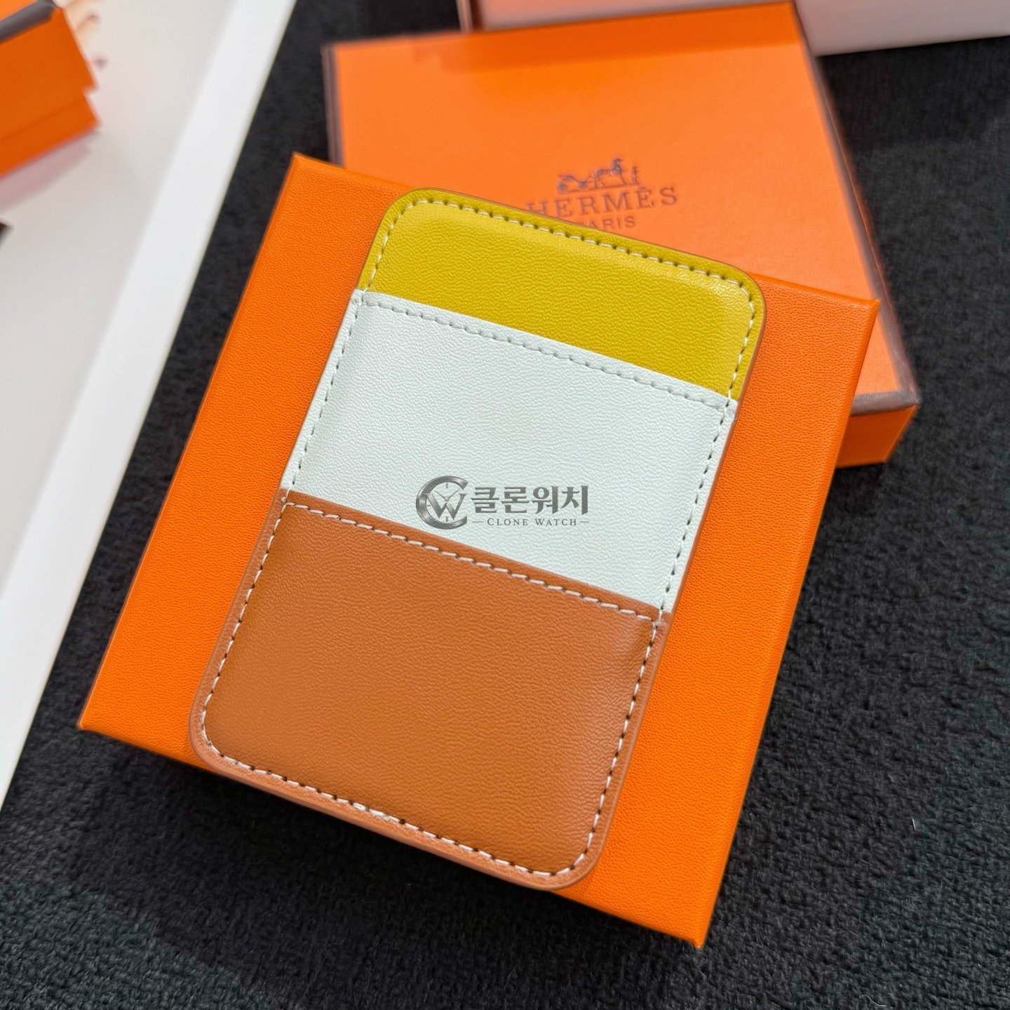 에르메스 Hermès Multicolor Leather Card Holder Yellow, white and tan