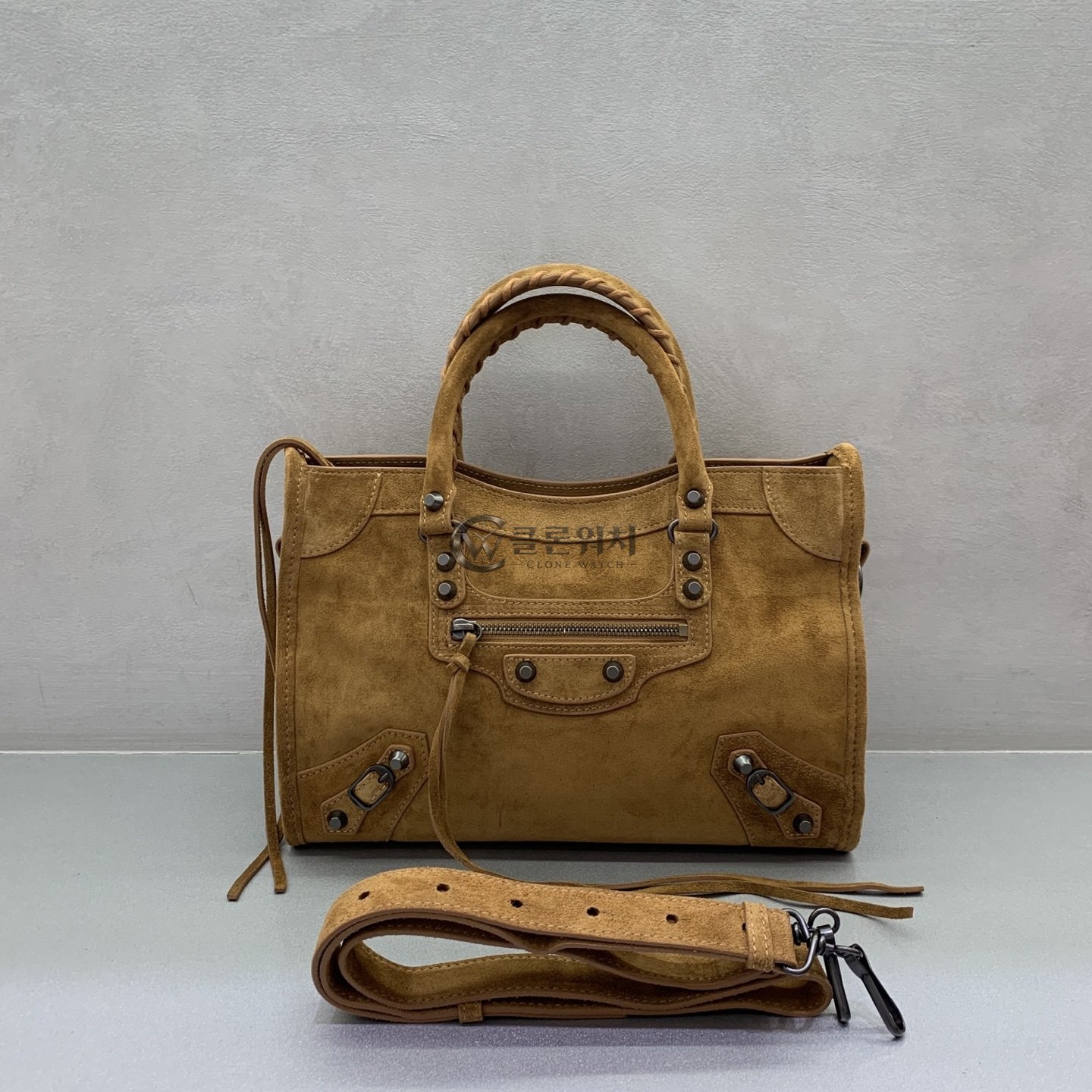 발렌시아가 Balenciaga Le City Small Suede Bag in Tan