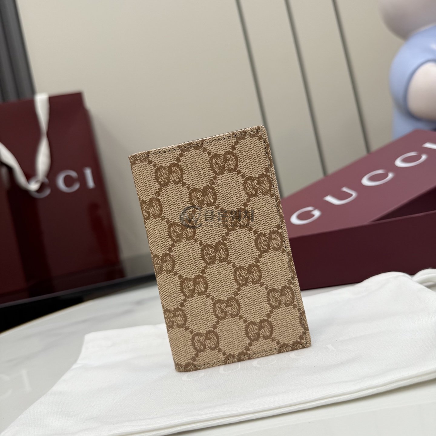 구찌 Gucci GG Card Case in Sand and Brown GG Canvas