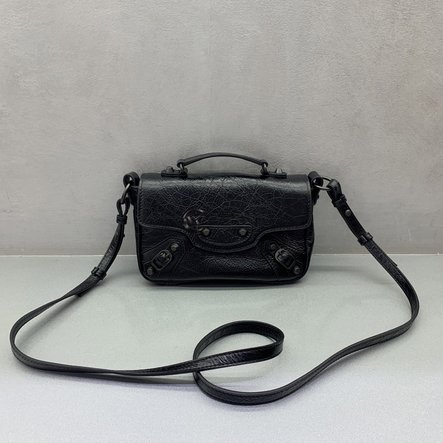 발렌시아가 Balenciaga Le Dix Cartable XS Bag in Black