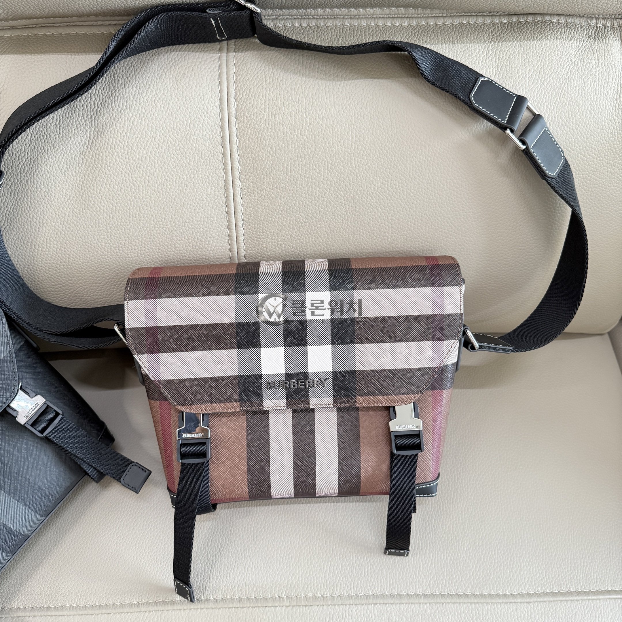 버버리 Burberry Pink Vintage Check Messenger Bag Pink and brown