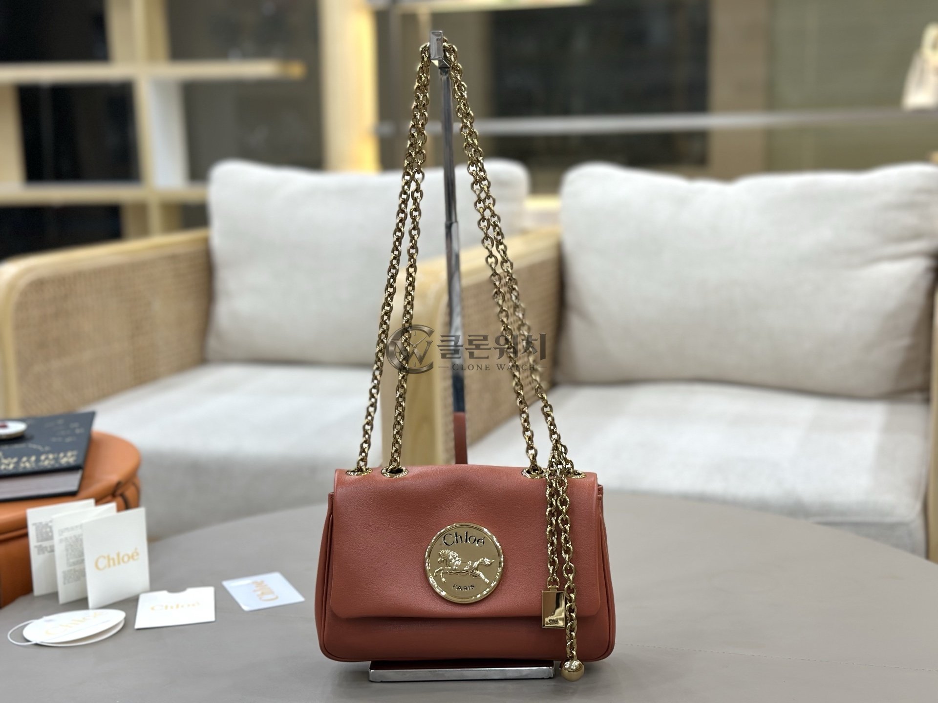끌로에 Chloé Heritage Small Shoulder Bag in Red